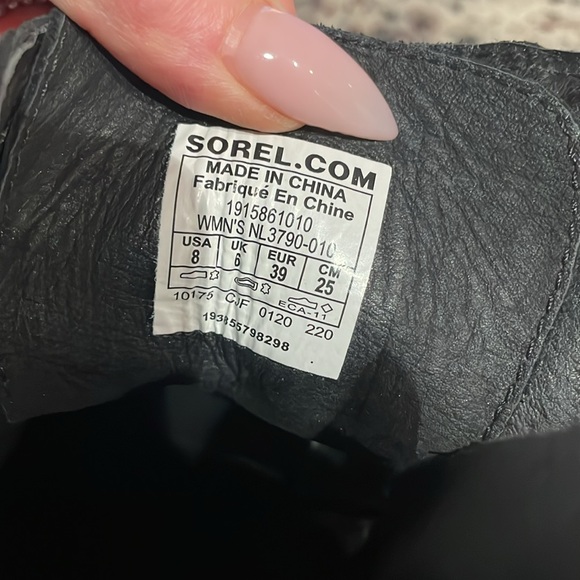 Sorel Black Wedge Winter Booties, size 8 - Very Lightly Worn! - Picture 5 of 5